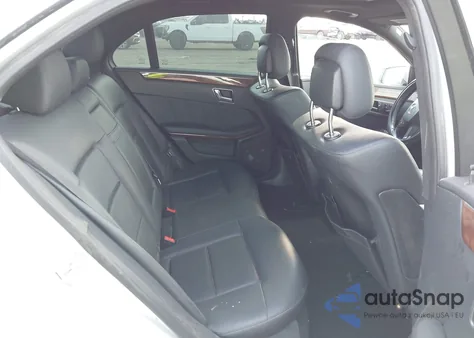 2011 Mercedes-Benz E 350 4Matic z USA, uszkodzony, nr VIN WDDHF8HB3BA382100